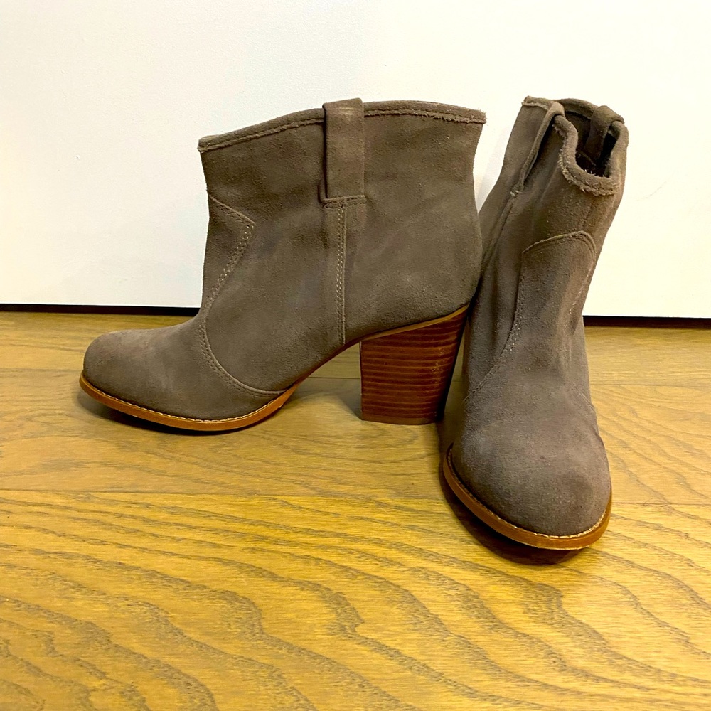 Splendid Grey/Brown Suede Comfort Pull On Block Heel Ankle Booties